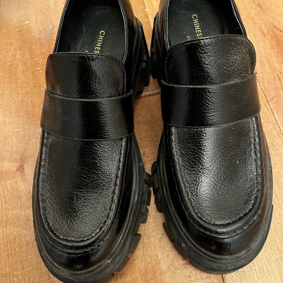Chinese Laundry Classic Black Loafers - Picture 2 of 4